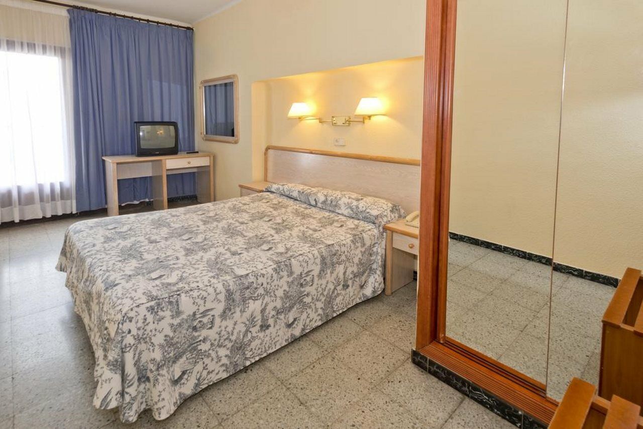 Hotel Vila Calella Exterior photo